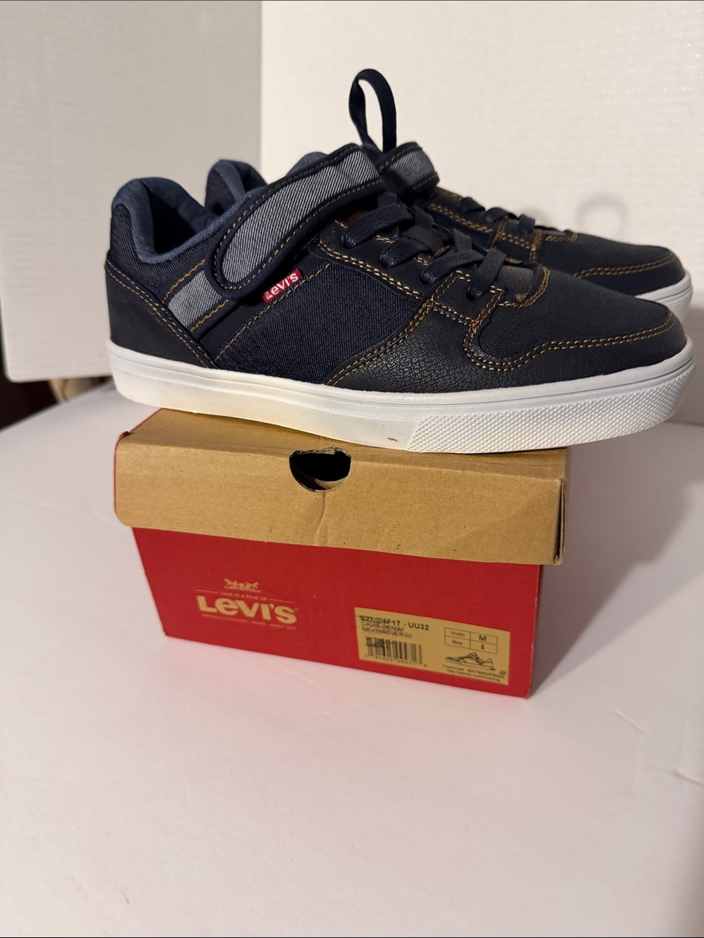 Levi's Kids Navy and White Low-Top Sneakers with Hook-and-Loop Strap